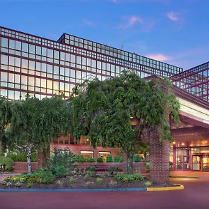 *** Hotel Doubletree By Hilton New York-laguardia United States